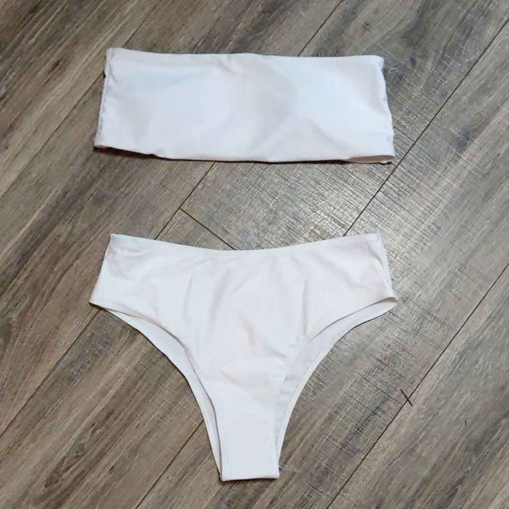 White bandeau bikini